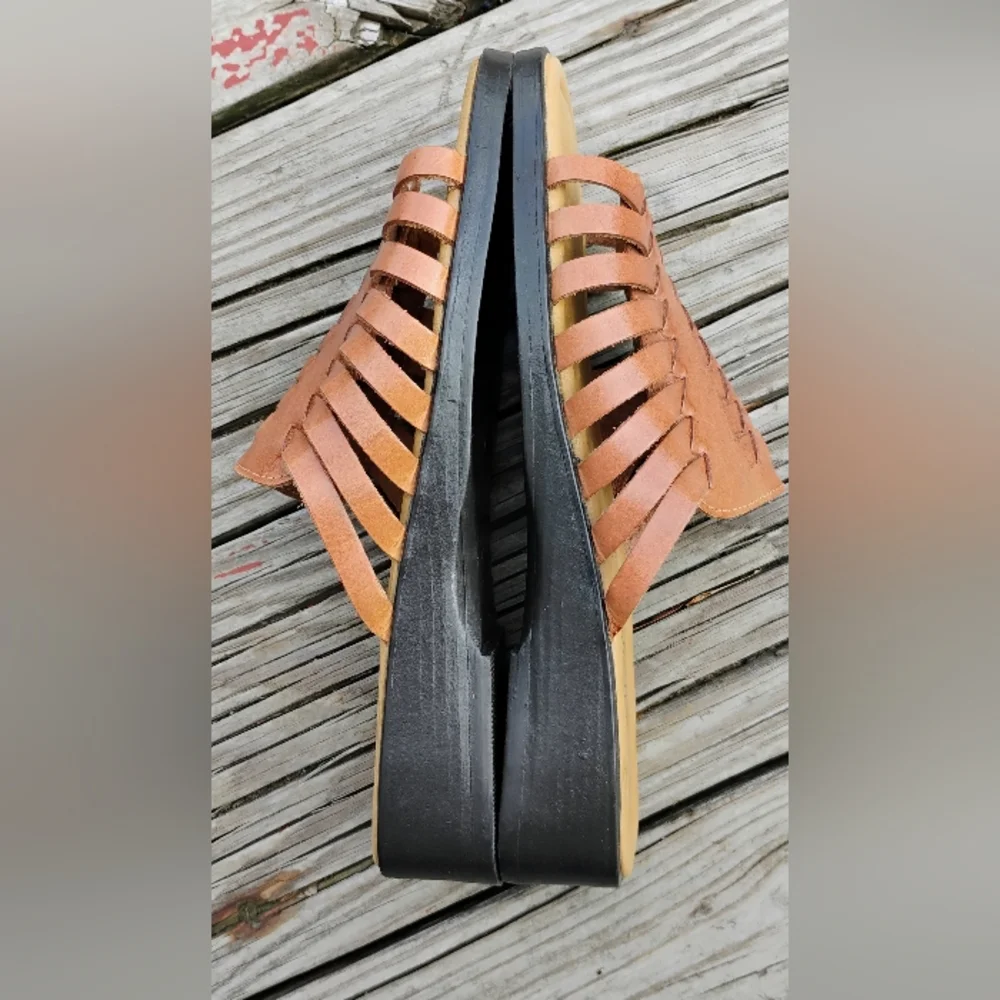 Notch Above Leather Upper Flats Sandals Brown Sz 8M Women's Open Toe Brazil